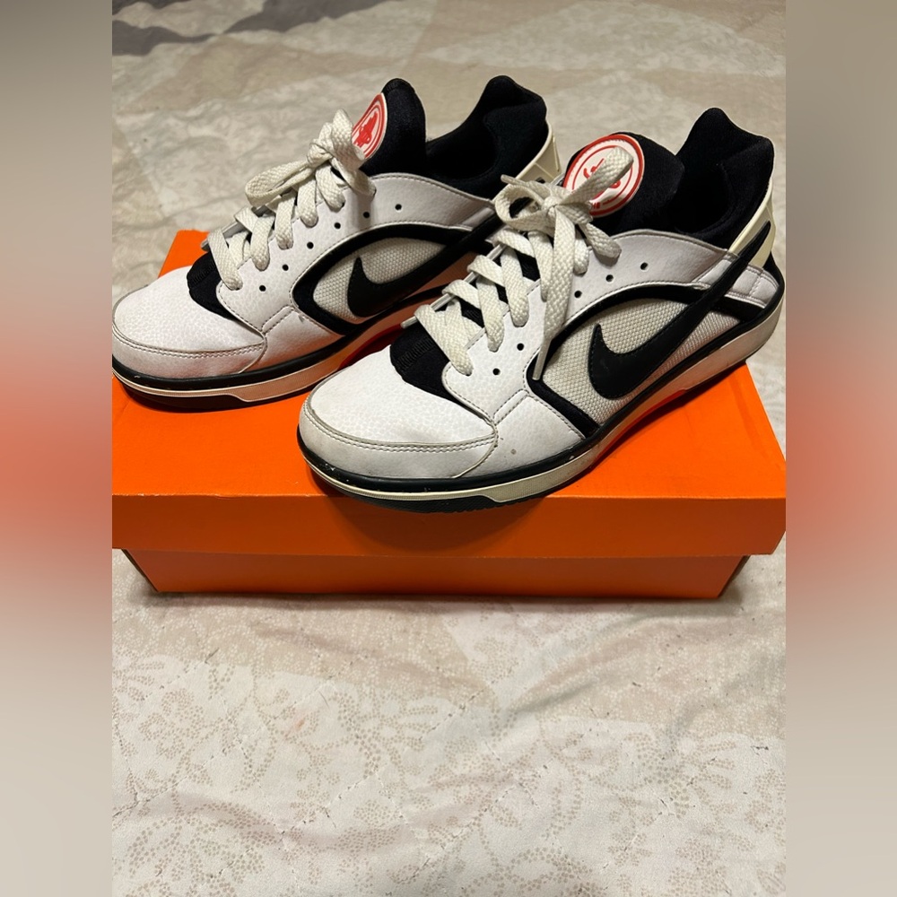 Nike Women’s Hurache Dance Low🖤🤍❤️